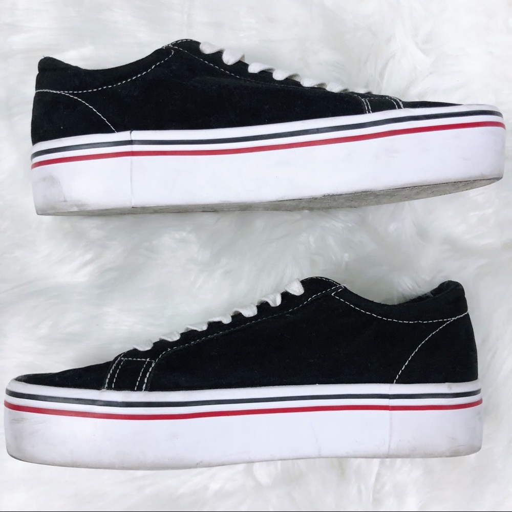 Pull And Bear CHUNKY PLATFORM WHITE AND BLACK LOW TOP LACE UP SNEAKERS - Picture 4 of 5
